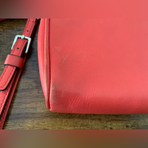 Coach Legacy Coral Leather Large Wristlet Clutch Purse Perfect for Summer! ☀️ - Picture 4 of 9